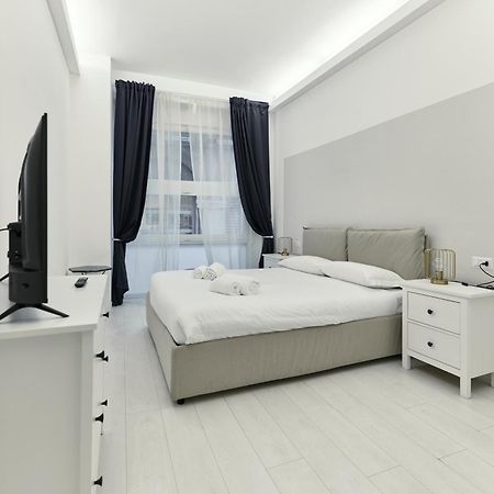 Ferienwohnung Duomo View - 2 Min From Duomo Amazing Location Mailand Exterior foto